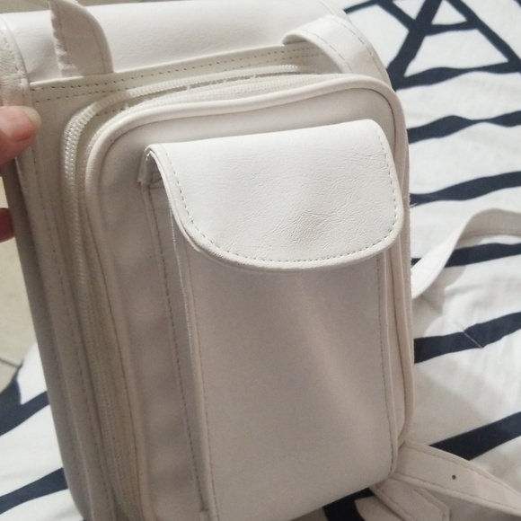 Backpack - Picture 5 of 6